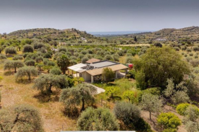una villa ecosostenibile nella campagna tra Noto e Avola